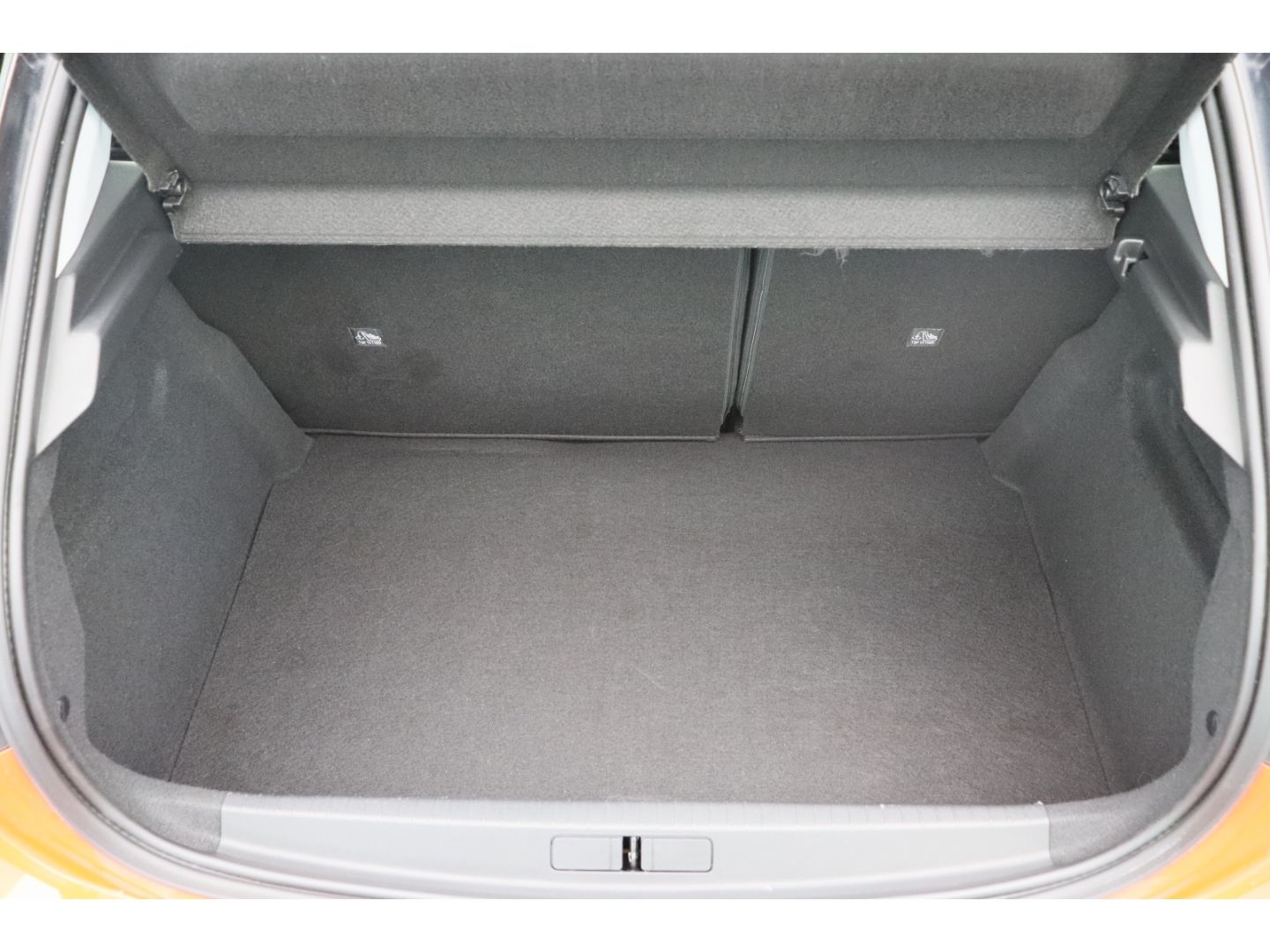 Fahrzeugabbildung Opel Corsa-e F First Edition LED Digitales Cockpit