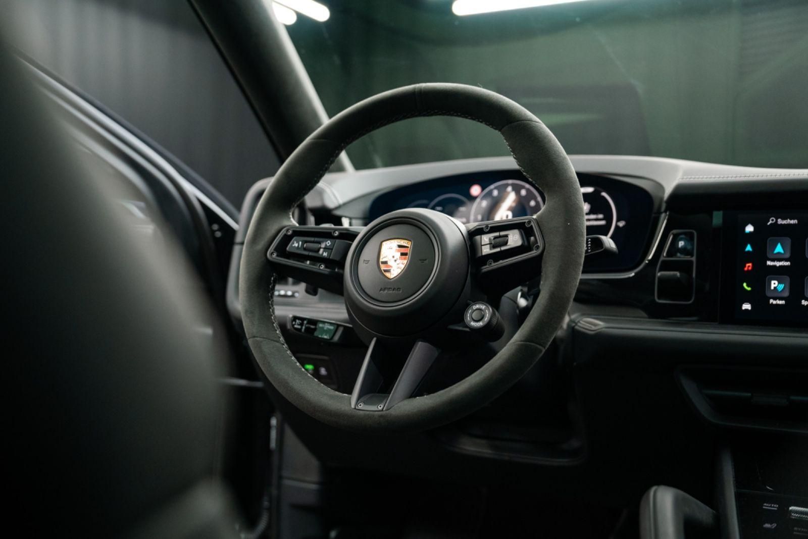 Fahrzeugabbildung Porsche Cayenne Coupé GTS REAR AXLE/HUD/360/PASS DISPL