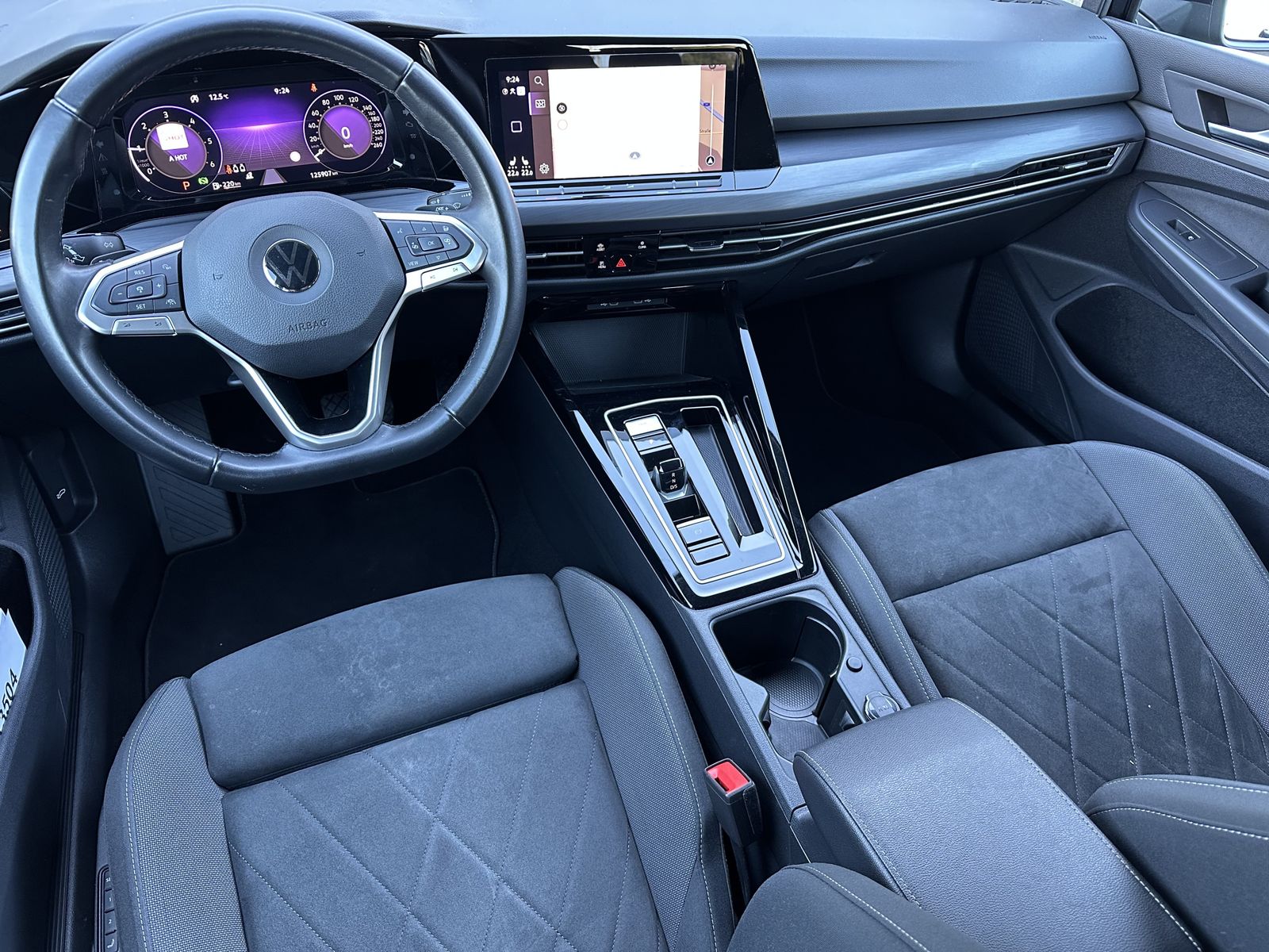 Fahrzeugabbildung Volkswagen Golf Variant 2.0 TDI DSG Style NAV+LED+AHK+KAM