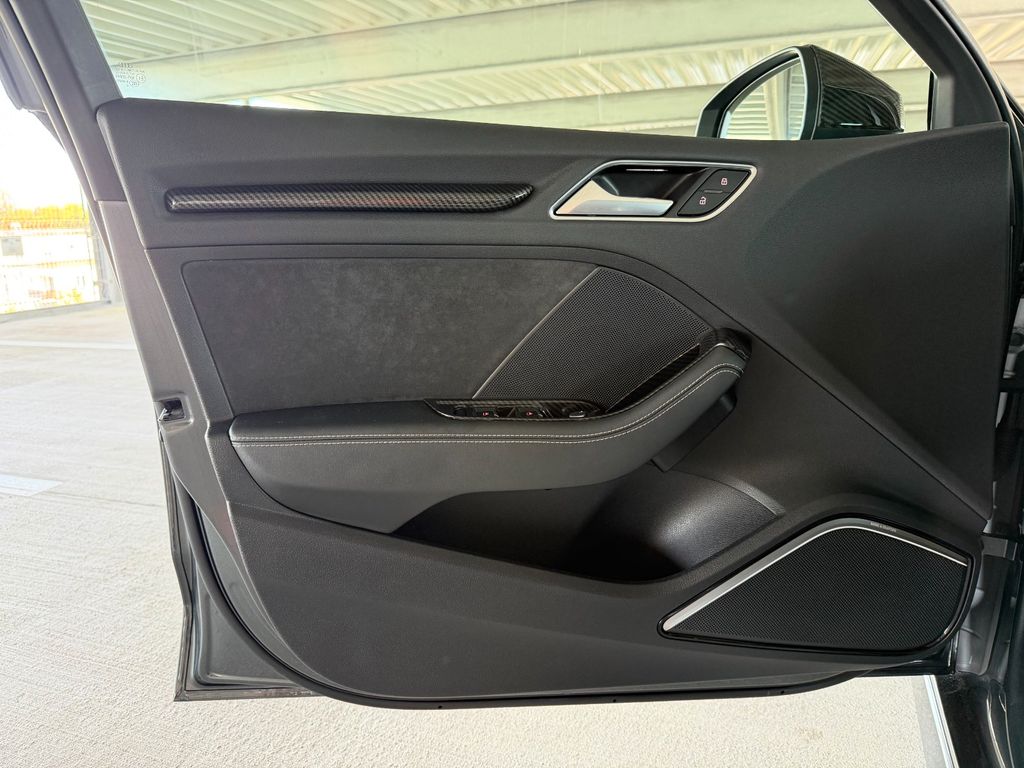 AUDI S3 Lim. KW-Fahrwerk/19 Zoll/ Klappenauspuff AUDI S3 Lim. KW-Fahrwerk/19 Zoll/ Klappenauspuff