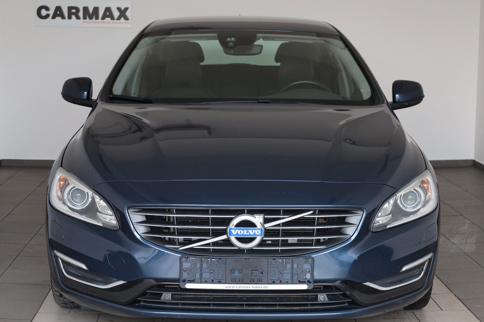 Fahrzeugabbildung Volvo V60 Kombi Momentum T.Leder,Navi,Xenon,Kamera,AHK