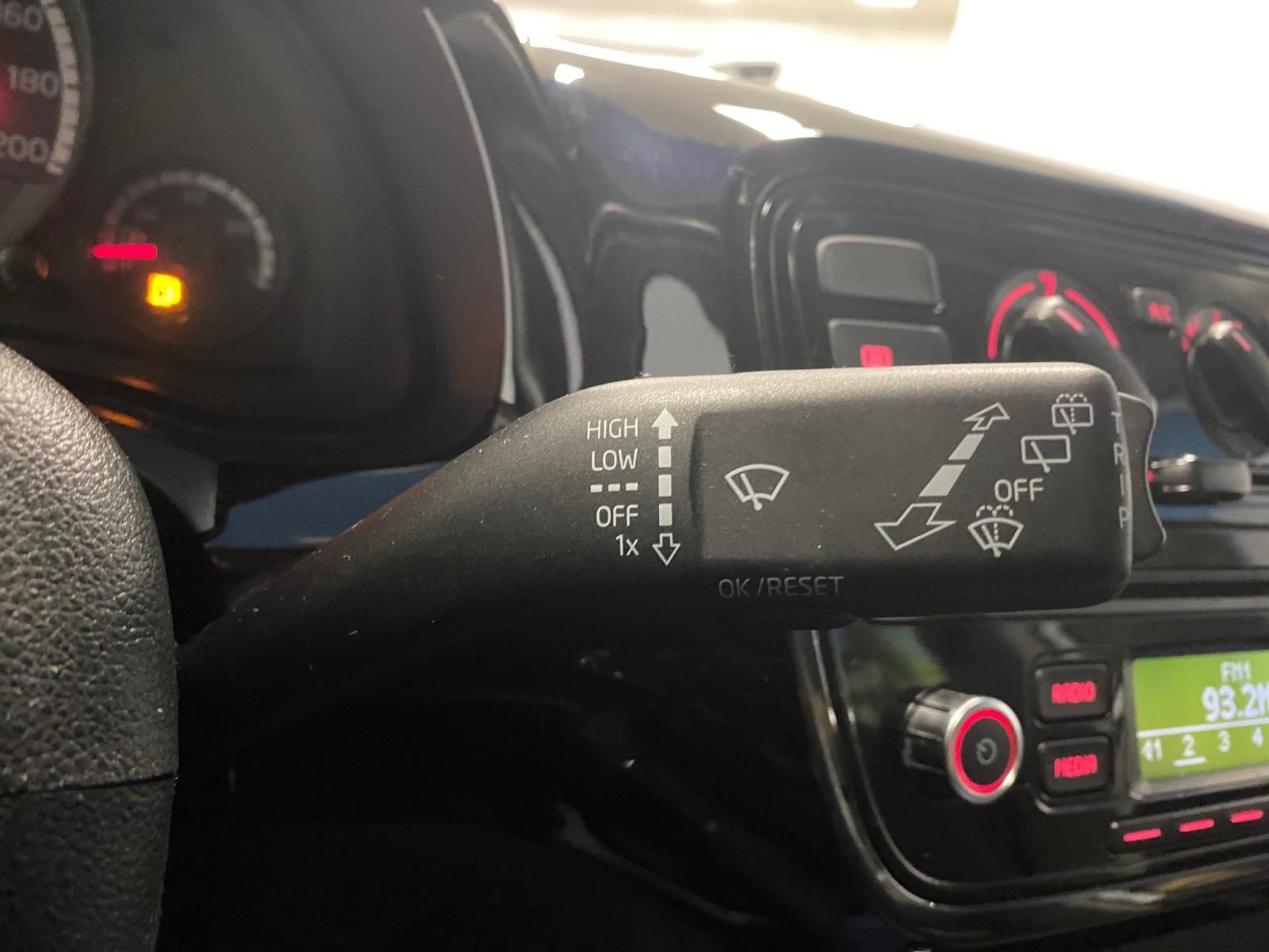 Fahrzeugabbildung Volkswagen up! move up! KLIMA+PDC+SITZHEIZ+Metallic+Allwett