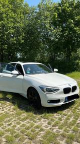 BMW 118d - - BMW 118: Weiß, Leder, Schiebedach