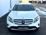 Mercedes-Benz GLA 200 Navi PDC R19 R-18 - Mercedes-Benz GLA 200: Limousine