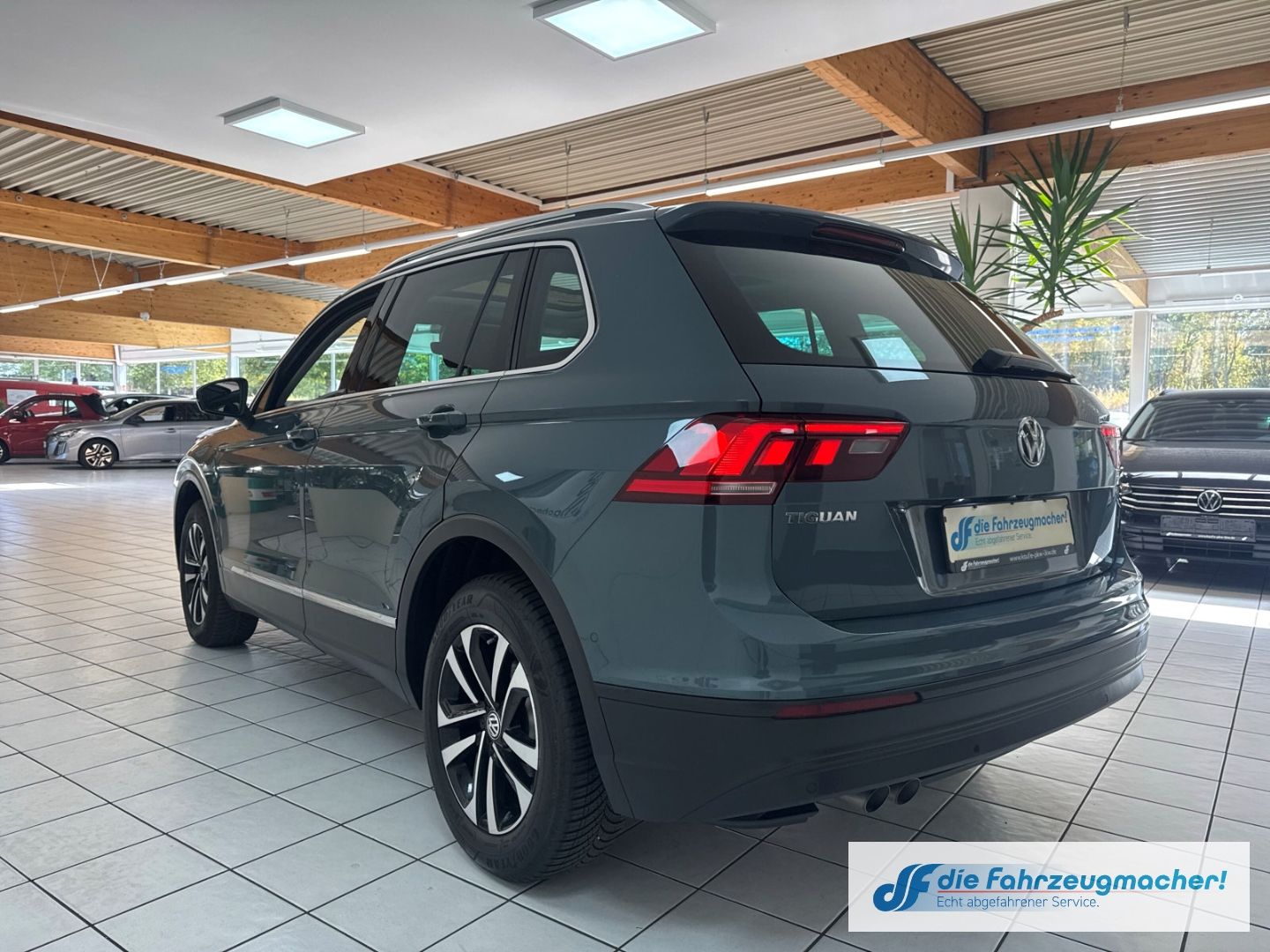 Fahrzeugabbildung Volkswagen Tiguan IQ.DRIVE Start-Stopp 4Motion StandHZG El