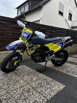 Husqvarna 701 Super Moto - HUSQVARNA MOTO