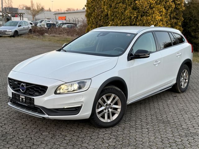 Volvo V60 Cross Country * Automatik * AHK * Navi *