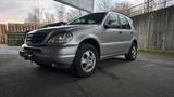 Mercedes-Benz ML 430 - mit AHK, klappbares Ersatzrad aussen  - Mercedes-Benz ML 430 Gebrauchtwagen