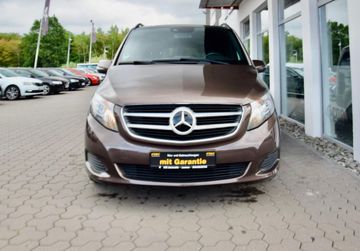 Mercedes V 220 - 2