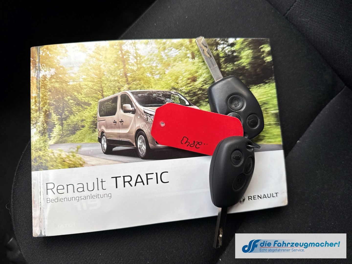 Fahrzeugabbildung Renault Trafic Combi L1H1 2,7t Expression *EXPORT