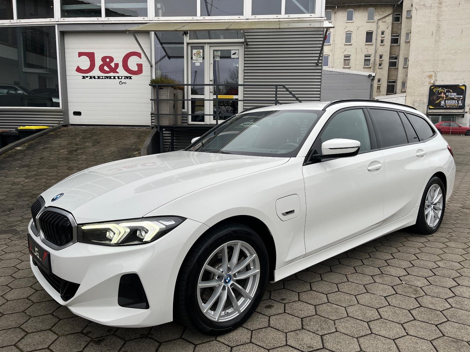 BMW 330 e Tou.  Facelift.*Widescreen *Sportsitze*HuD