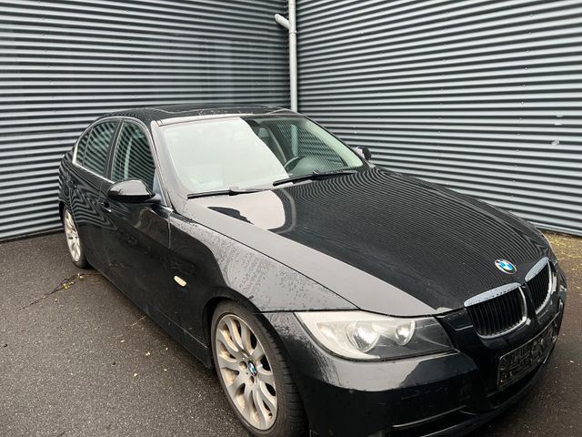 BMW 330 Baureihe 3 Lim. 330i