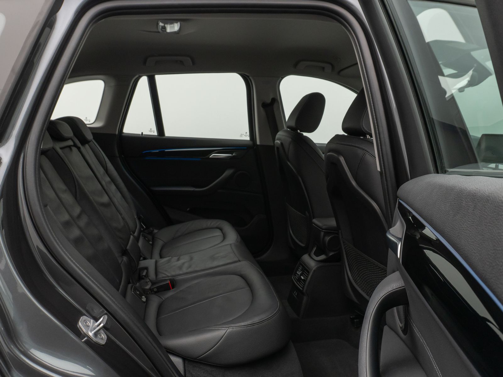 Fahrzeugabbildung BMW X1 xD25e SportLine Kamera HUD DAB HiFi AHK Alarm