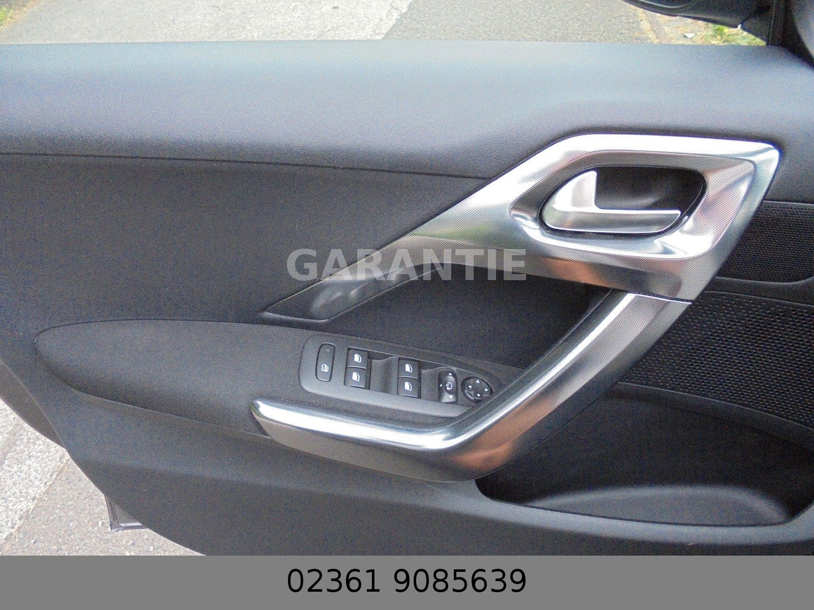 Fahrzeugabbildung Peugeot 2008 Allure Automatik/Panorama/Parktronik/
