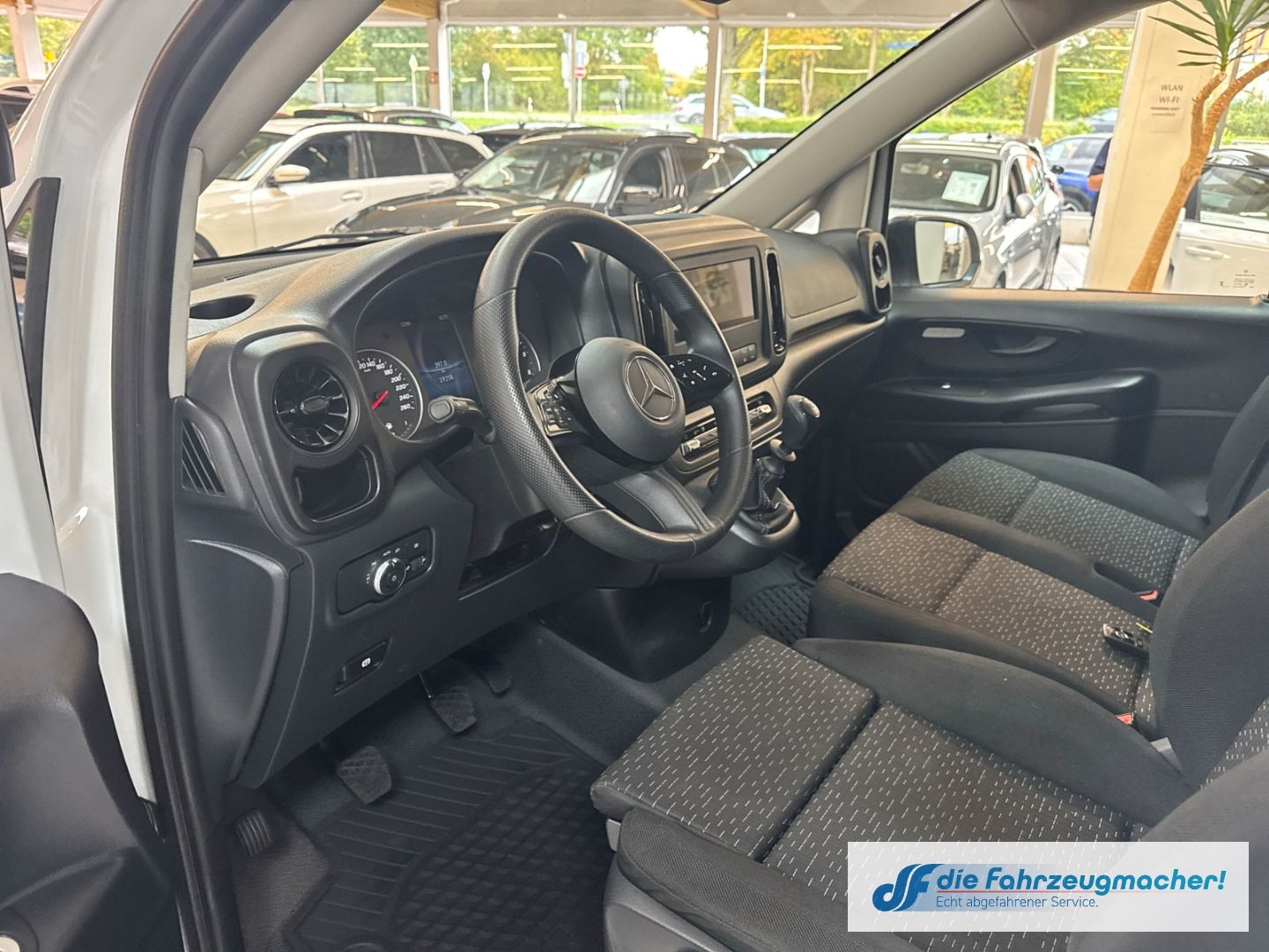 Fahrzeugabbildung Mercedes-Benz Vito Kasten 116 CDI PRO Facelift lang Navi Apple