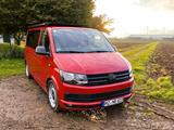 Volkswagen T6 Multivan - rote Volkswagen T6 Multivan