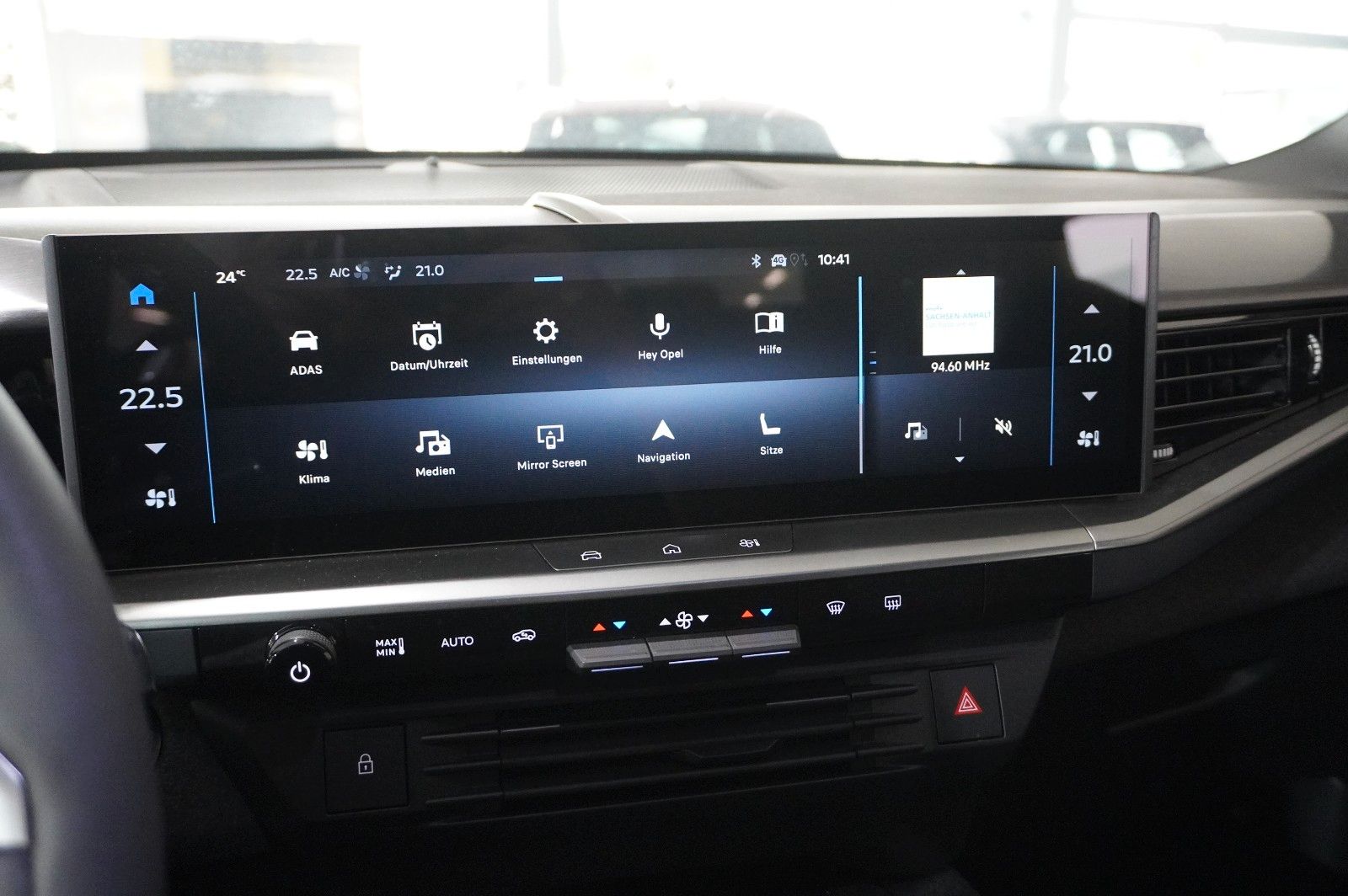 Fahrzeugabbildung Opel Grandland 1.2 48V HYBRID NAVI/LED/KAMERA/DAB+