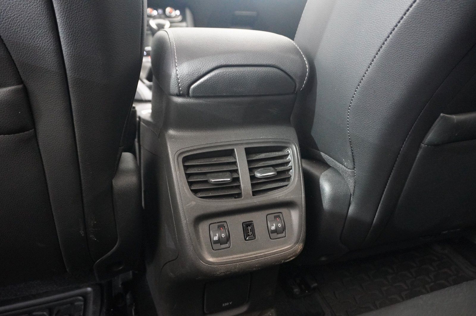 Fahrzeugabbildung Opel Grandland 1.5D ELEGANCE NAVI/LED/KAMERA/SPORT/SH