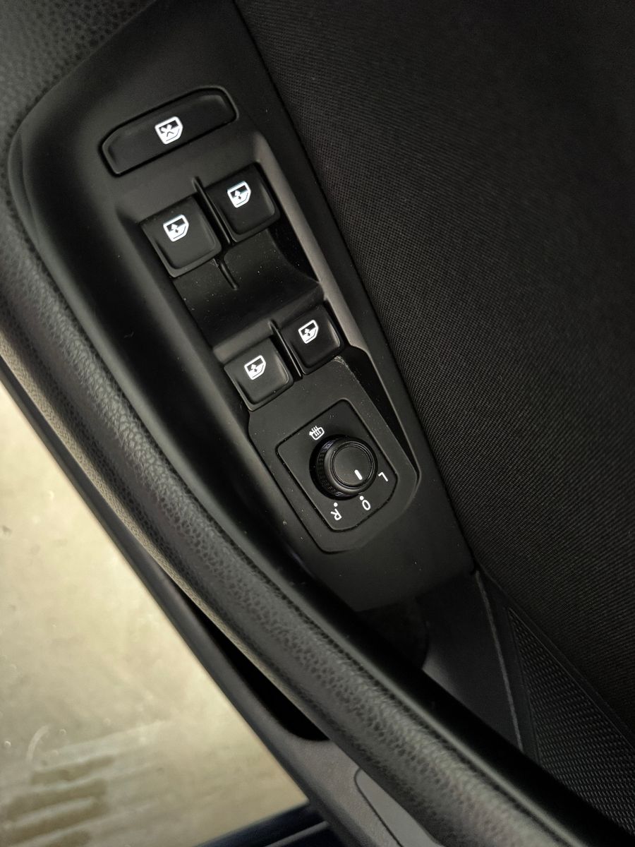 Fahrzeugabbildung Volkswagen Passat 2.0 TDI DSG COMFORTLINE NAVI LED AHK ACC