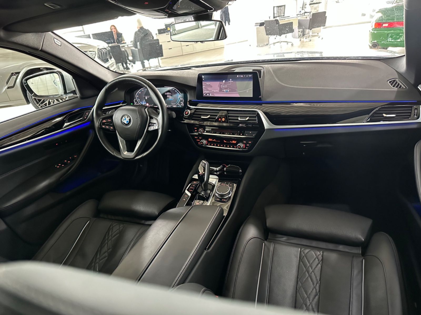 Fahrzeugabbildung BMW 530e iP Sport Line ACC Kamera HUD DAB HiFi