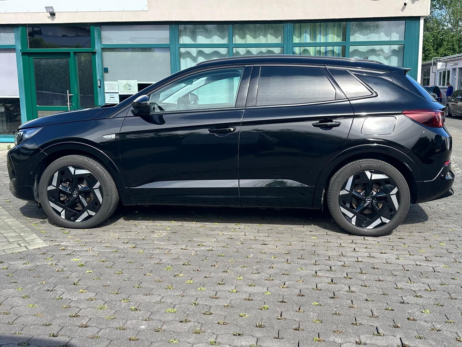 Fahrzeugabbildung Opel Grandland GSe PHEV 1.6 AWD+LED+360+SHZ+ACC+NAVI+