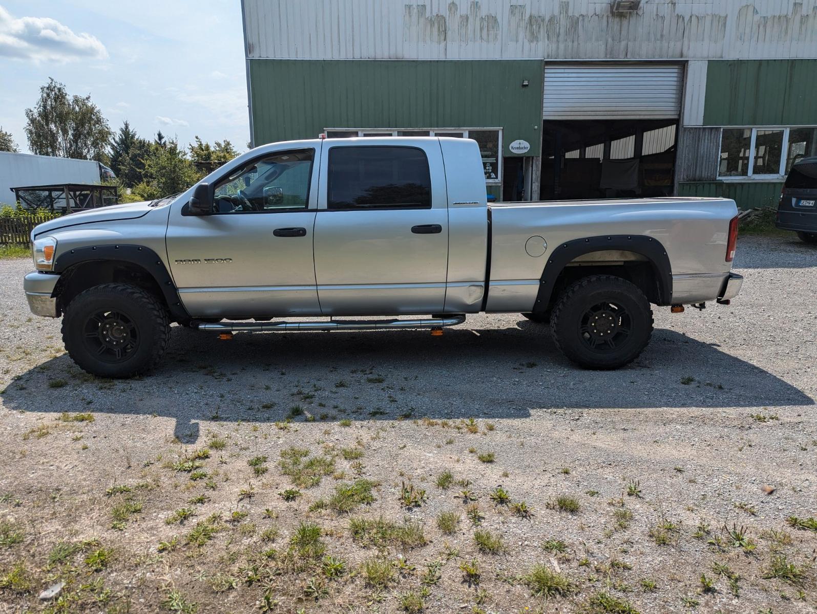 Dodge Ram 2006 — engine 5.700 cm³, 344 HP (253kW)