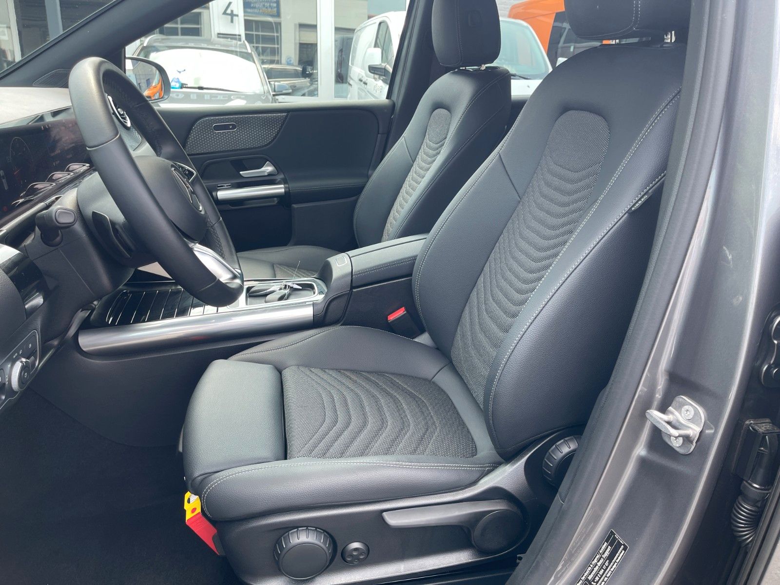 Mercedes-Benz B 180 d Kamera Leder Navi LED PDC Alu foto 15