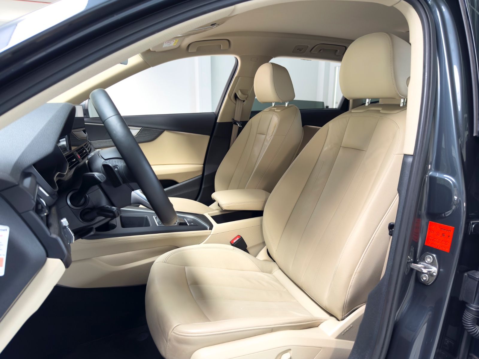 AUDI A4 — zdjęcie 9