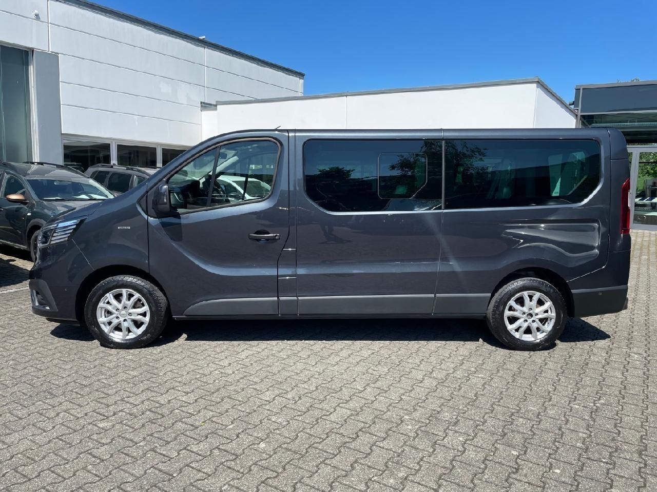 Fahrzeugabbildung Renault Trafic Combi dCi 150 EDC L2H1