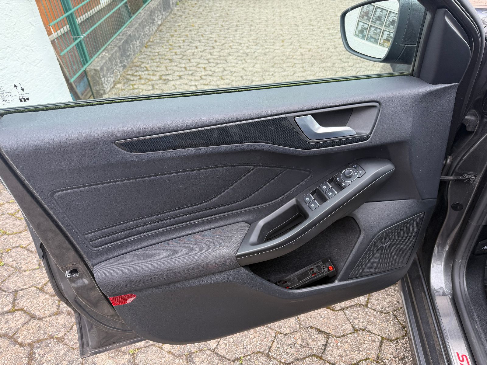 Fahrzeugabbildung Ford Focus /ST-LINE/AUTOMATIK/KAMERA/NAVI/SHZ/ACC