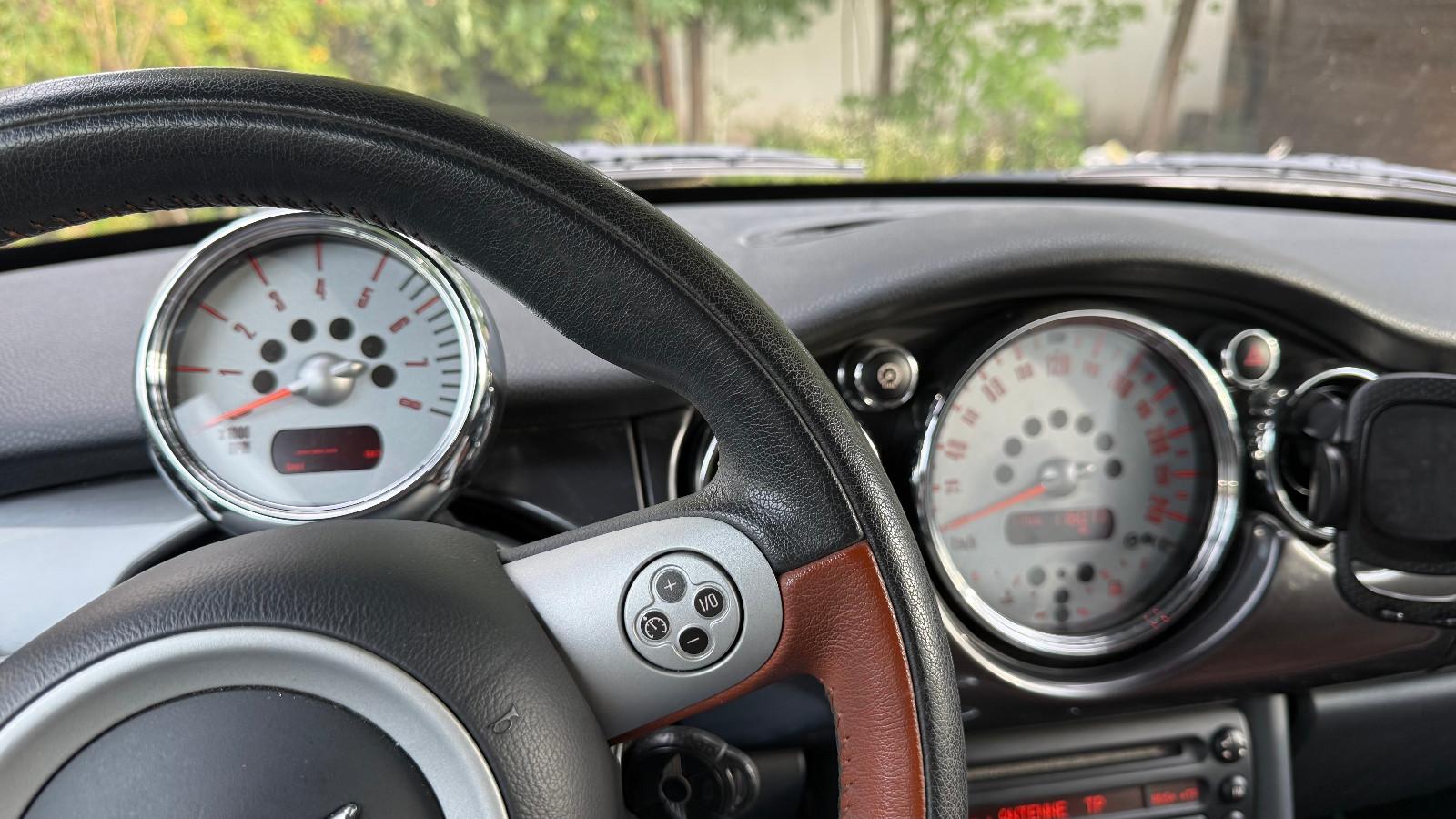 MINI COOPER S CABRIO Sondermodell Sidewalk