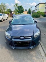 Ford Rentnerfahrzeug/ Ford Focus Kombi/ TÜV neu - Ford Focus aus 2012: For