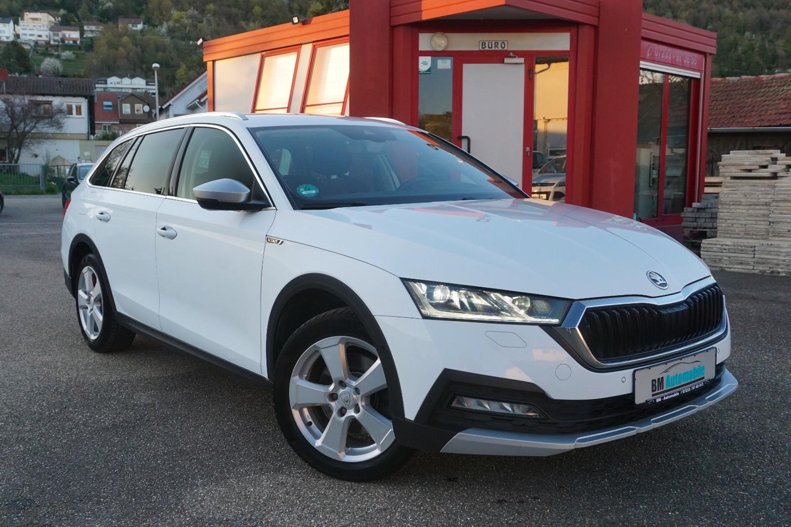 Skoda Octavia Combi Scout 4x4 *HUD*Kamera*Navi*AHK*