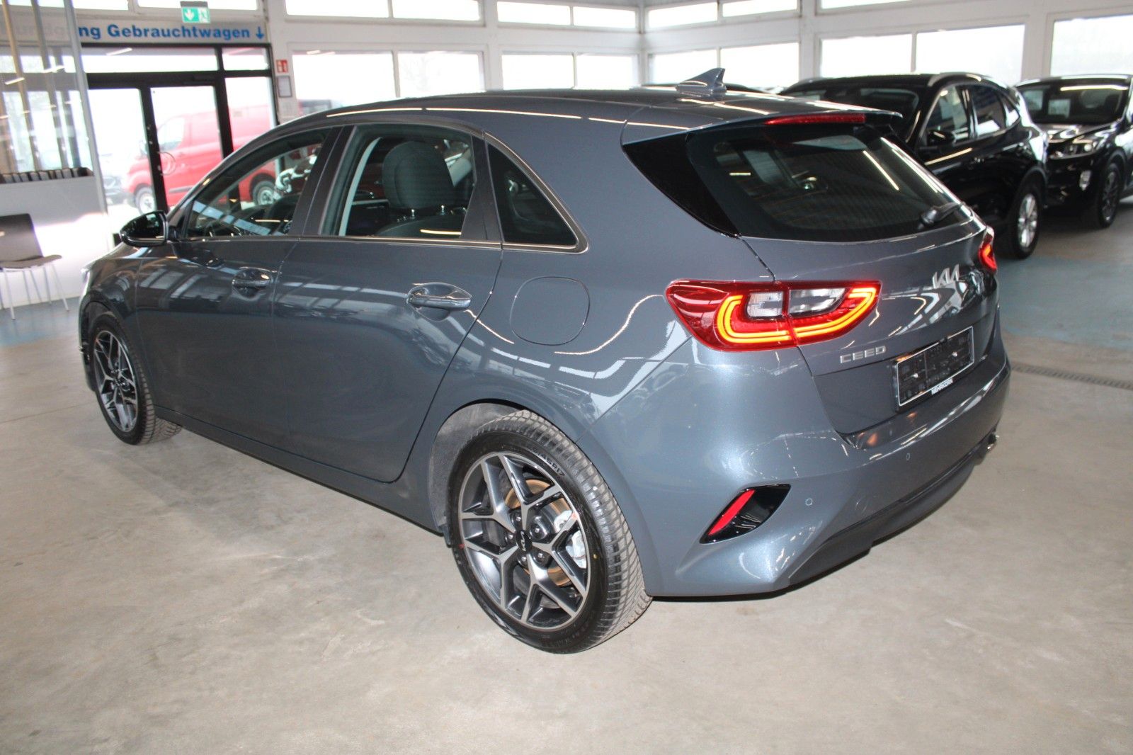 Fahrzeugabbildung Kia cee'd / Ceed Spirit Aut. LED NAVI ACC BLIS uvm.