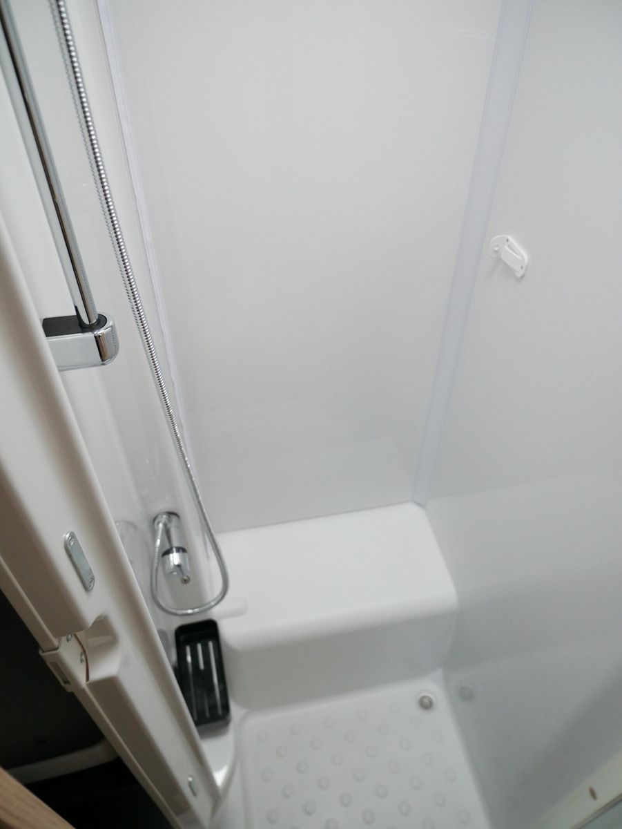 Fahrzeugabbildung Sunlight Adventure T 67 Faltverdunkelung,90L