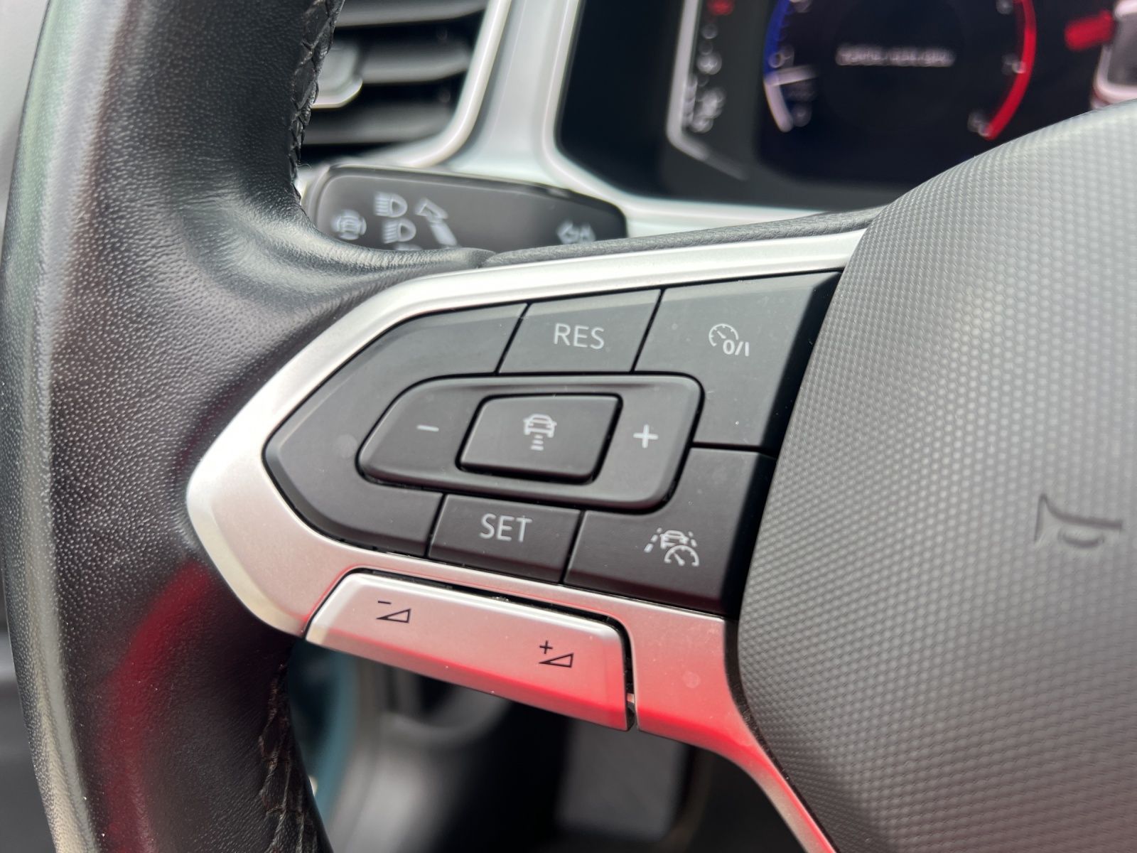 Fahrzeugabbildung Volkswagen T-Roc Cabriolet TSI Style LEDplus Navi AID ACC R