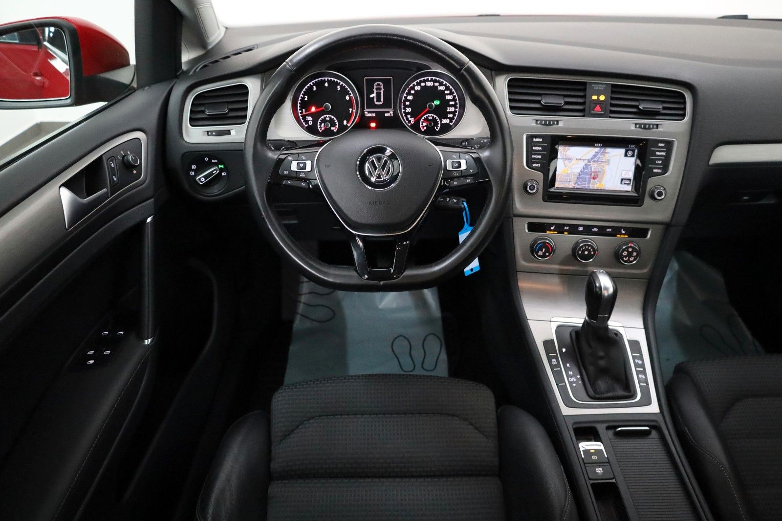 Fahrzeugabbildung Volkswagen Golf VII Variant Comfortline T.Leder,Navi,Xenon