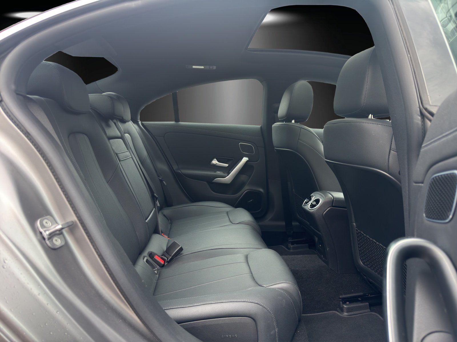 Fahrzeugabbildung Mercedes-Benz CLA200d Adv.Plus MAGNO Pano DISTRO Burme AHK DWA