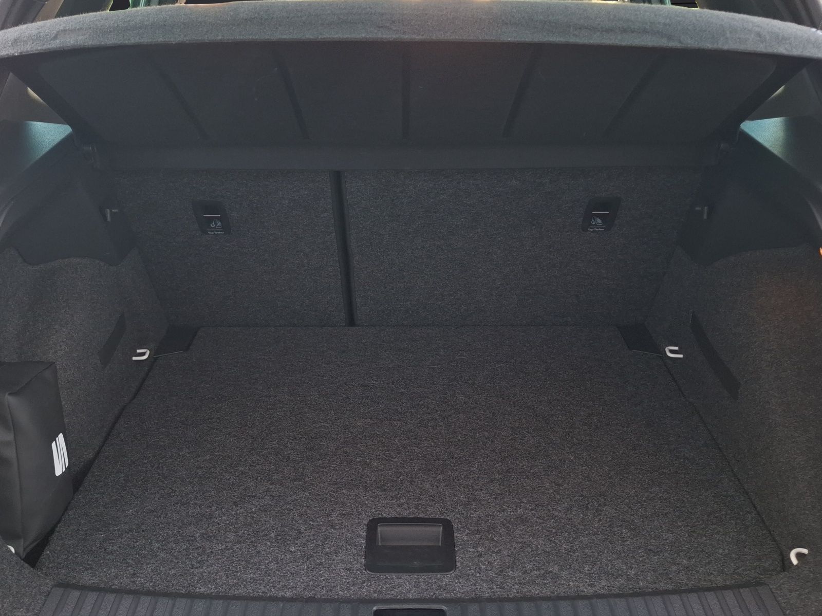 Fahrzeugabbildung SEAT Arona TSI Xperience DSG LED CarPlay VC ACC RFK S