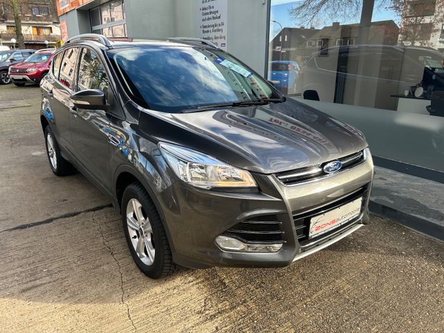 Fahrzeugabbildung Ford Kuga Titanium 1.5 Allrad Autom.+Navi+LM Allw.+BT