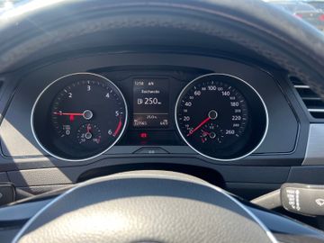 Volkswagen Passat - 12