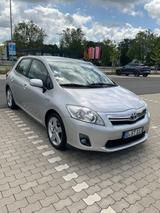 Toyota Auris Hybrid Executive 1,8-l-VVT-i Executive - Toyota Auris aus 2011 mit Hybrid-Antrieb