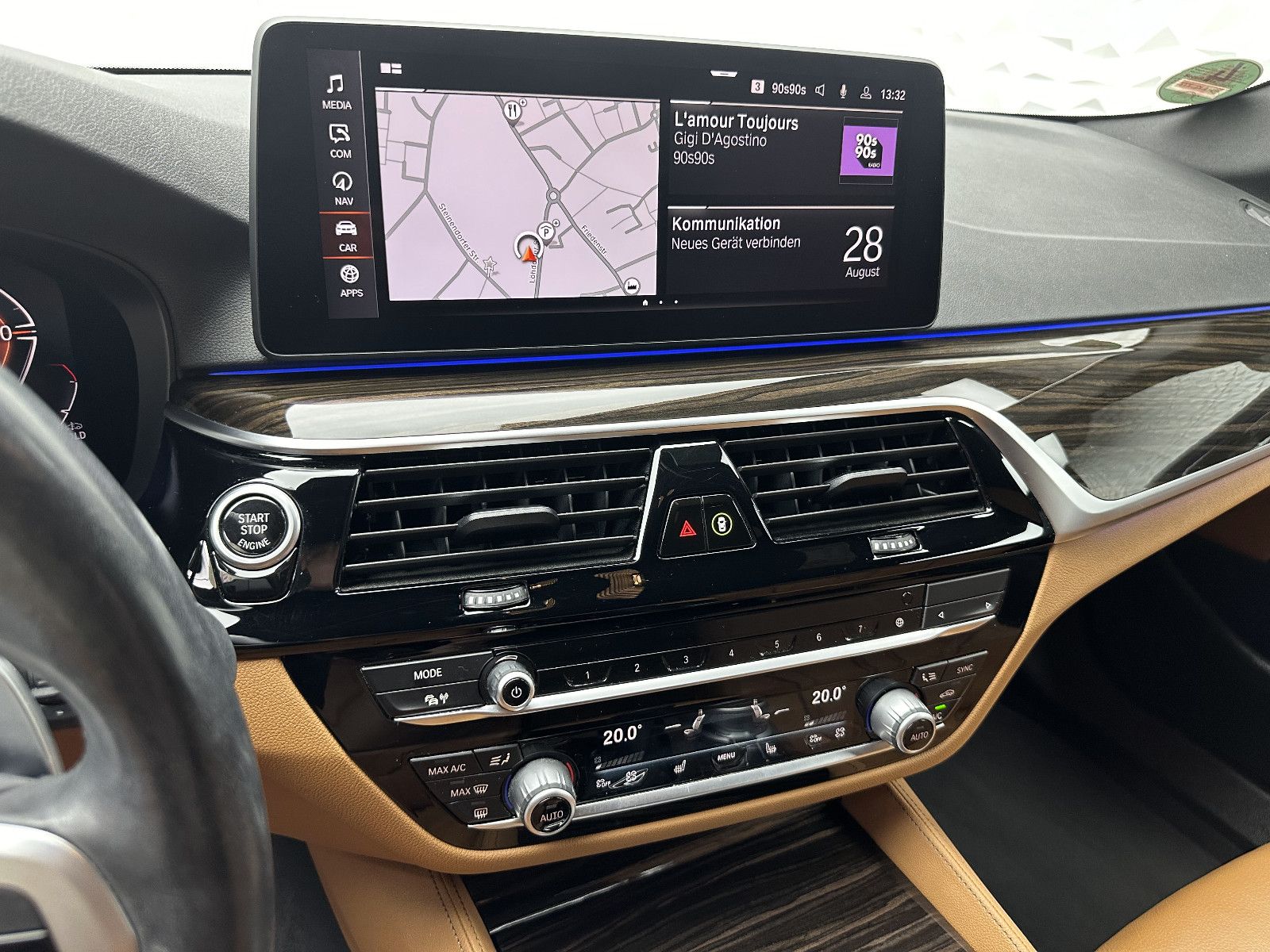 Fahrzeugabbildung BMW 520d M-PAKET/PANORAMA/KEYL/STANDHZ/ACC/HUD/LASER