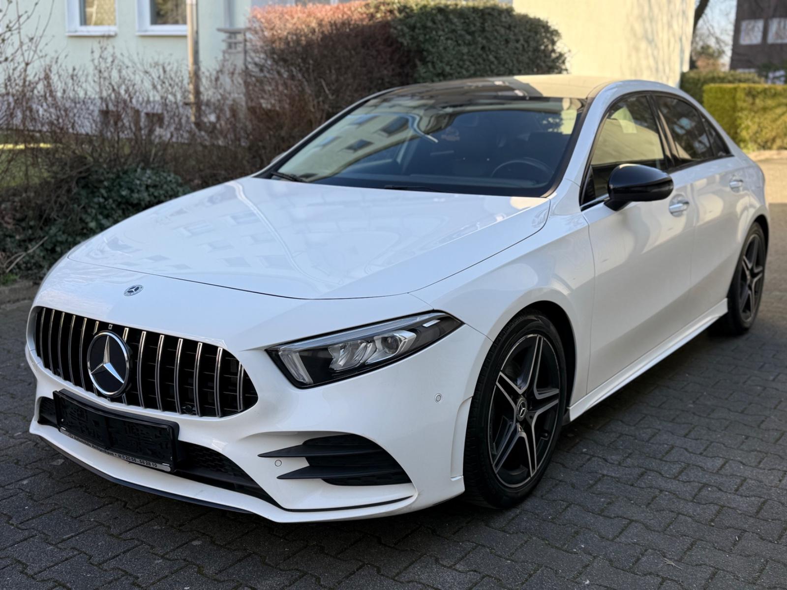 Mercedes-Benz A 180 A Limousine AMG Line*Night*Pano*Key