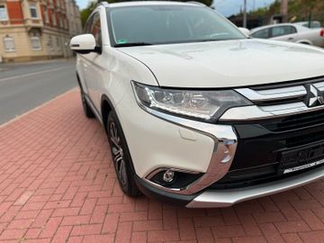 Mitsubishi Outlander - 2