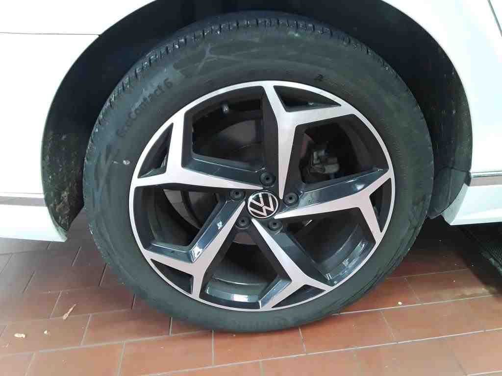 Fahrzeugabbildung Volkswagen Passat Variant TDI Business DSG R-Line Standhzg.