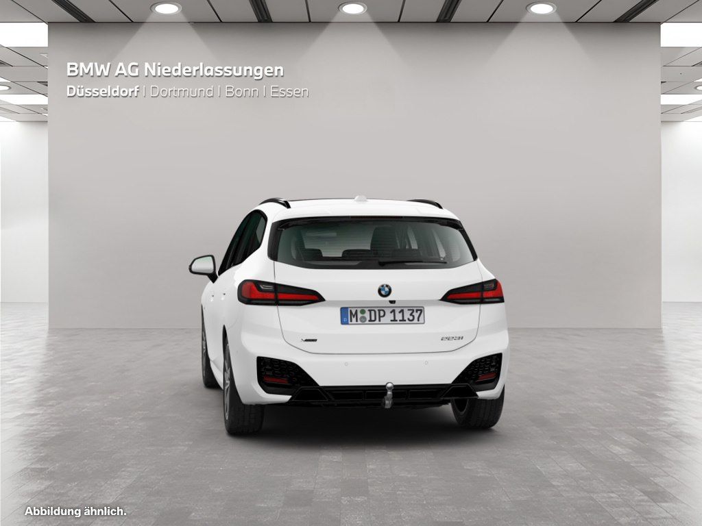 BMW 223 Active Tourer - Bild 10