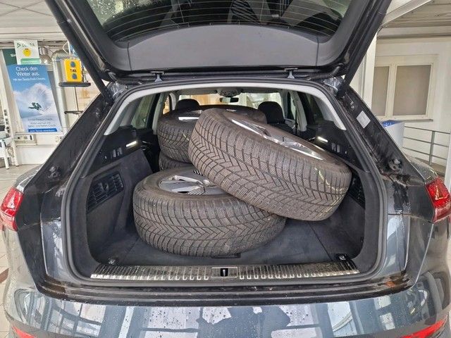 Fahrzeugabbildung Audi e-tron 50 quattro PANO HeadUp Navi VollLeder