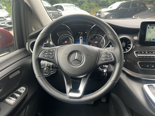 Mercedes-Benz V 220