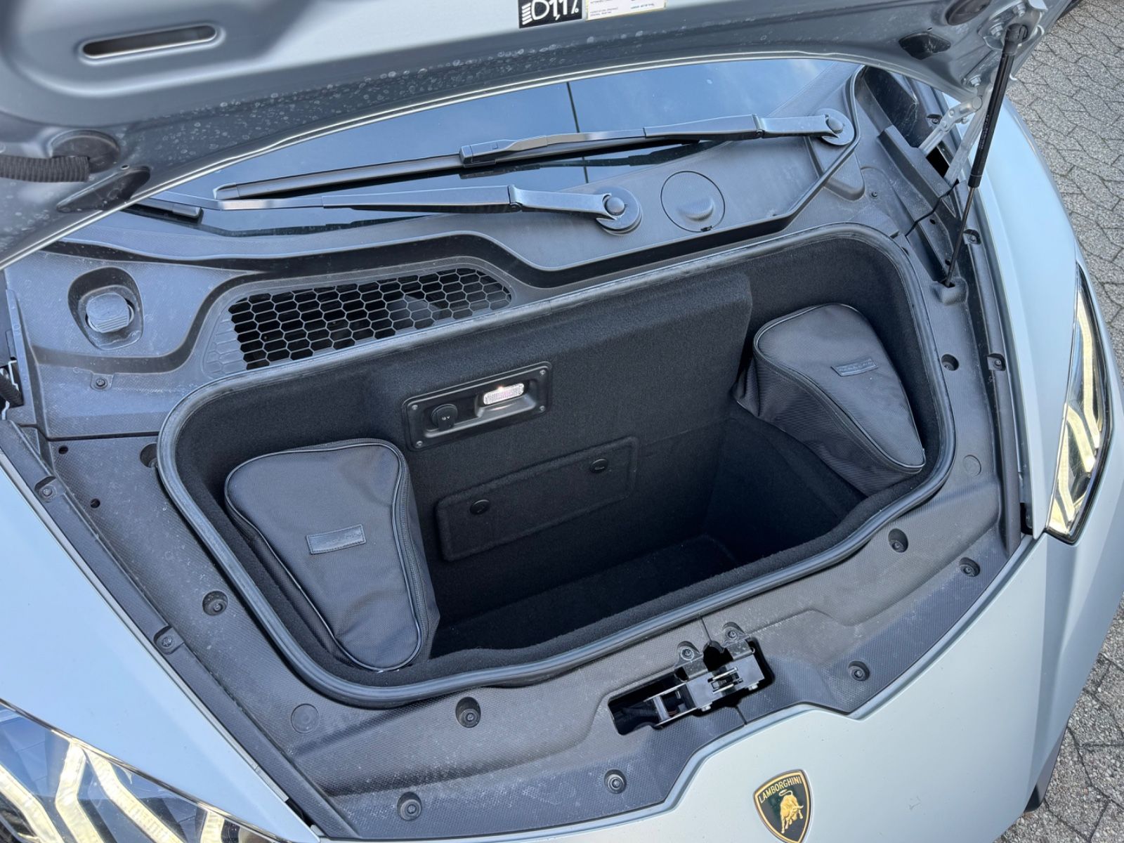 Fahrzeugabbildung Lamborghini Huracán EVO V10 /LIFT/SENSONUM/KAMERA/ACC